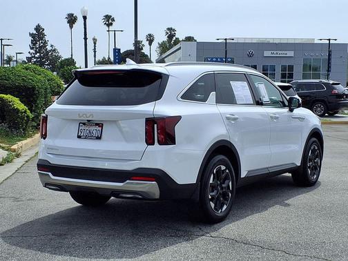 Glacial White Pearl 2025 Kia Sorento S