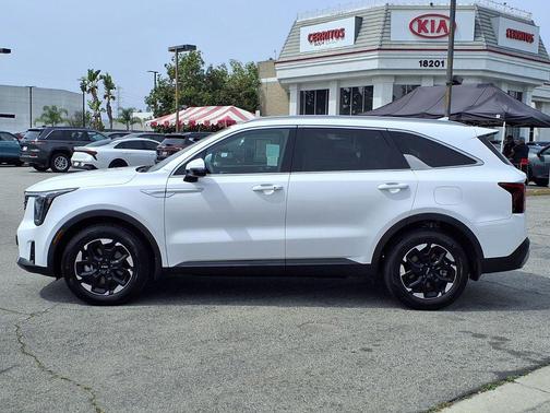 Glacial White Pearl 2025 Kia Sorento S