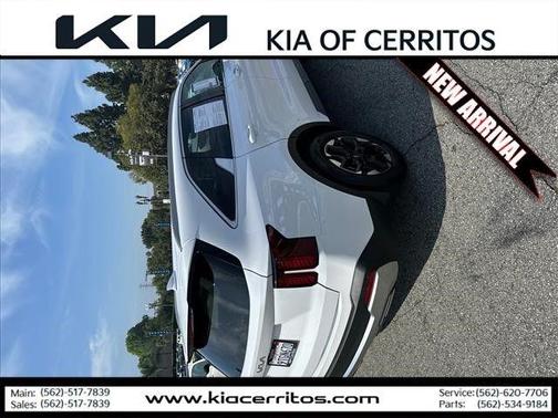 Glacial White Pearl 2025 Kia Sorento S