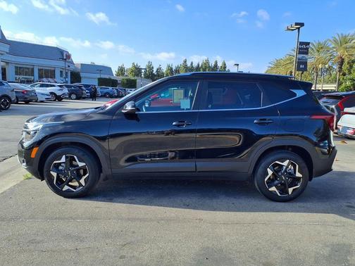 Fusion Black 2024 Kia Seltos EX