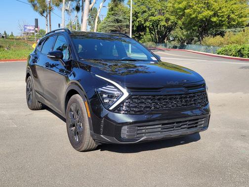 Fusion Black 2025 Kia Sportage Plug-In Hybrid X-Line
