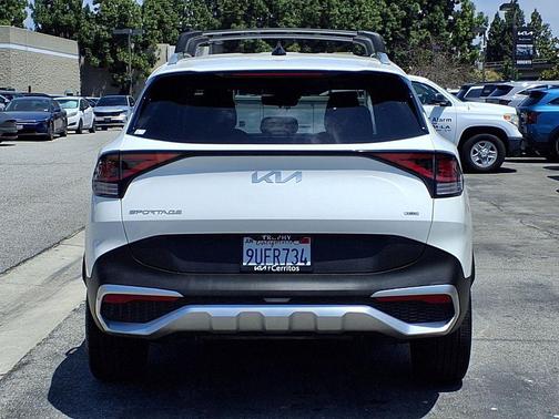 Snow White Pearl 2025 Kia Sportage Hybrid EX