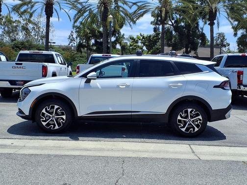 Snow White Pearl 2025 Kia Sportage Hybrid EX