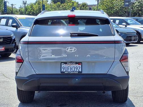 Cyber Gray Metallic 2025 Hyundai KONA SEL