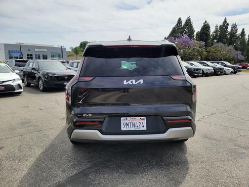 Panthera Metal 2024 Kia EV9 Land