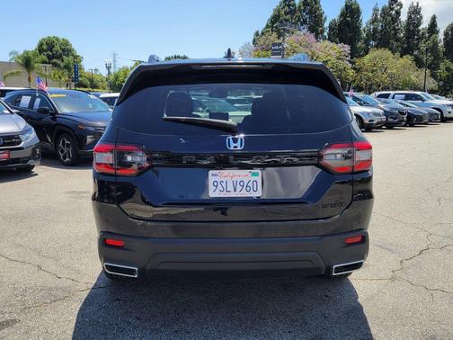 Crystal Black Pearl 2025 Honda Pilot Sport