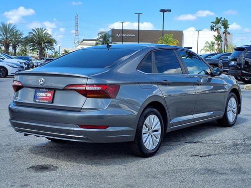 Platinum Gray Metallic 2019 Volkswagen Jetta 1.4T S