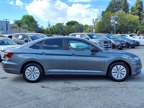 Platinum Gray Metallic 2019 Volkswagen Jetta 1.4T S
