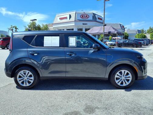 Gravity Gray 2023 Kia Soul LX