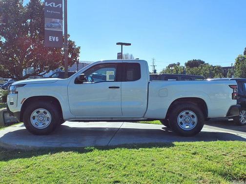 2023 Nissan Frontier S