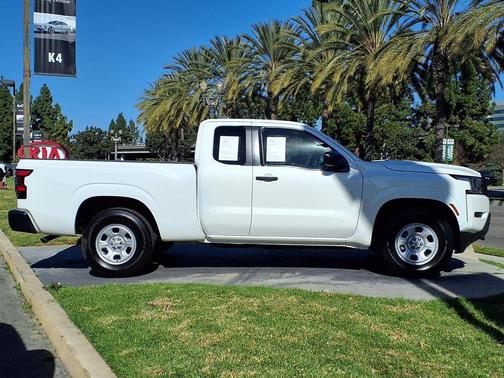 2023 Nissan Frontier S