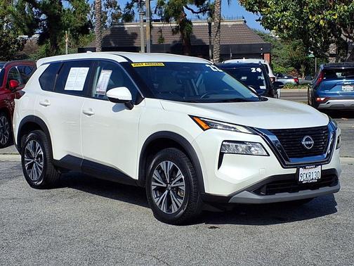 Pearl White Tricoat 2022 Nissan Rogue SV