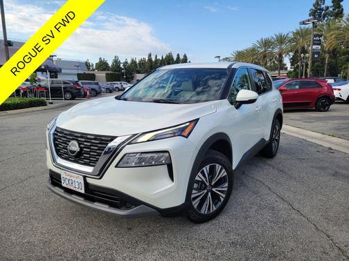 Pearl White Tricoat 2022 Nissan Rogue SV