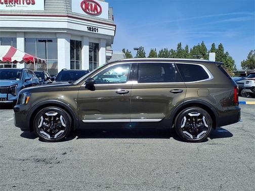 2023 Kia Telluride S