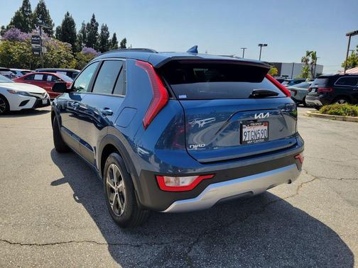 Mineral Blue 2025 Kia Niro EX