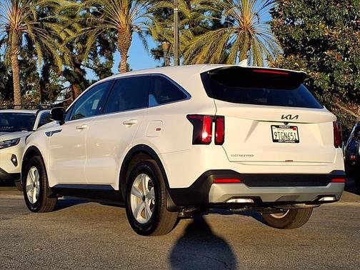 2025 Kia Sorento LX