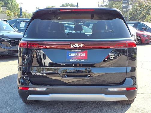 Aurora Black Pearl 2024 Kia Carnival EX