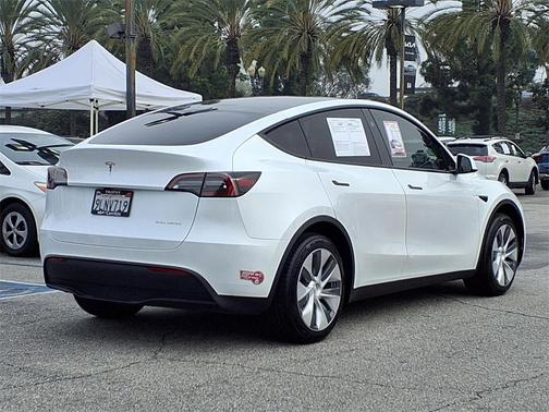 2024 Tesla Model Y Long Range Dual Motor All-Wheel Drive