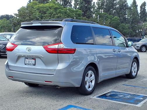 2015 Toyota Sienna LE