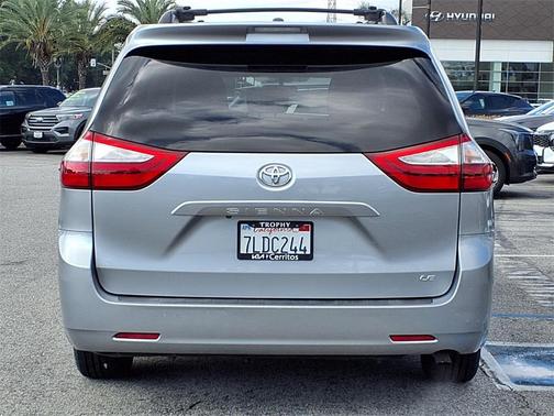 2015 Toyota Sienna LE