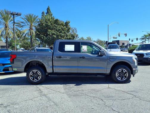2023 Ford F-150 Lightning XLT