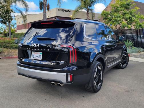 Ebony Black 2023 Kia Telluride EX