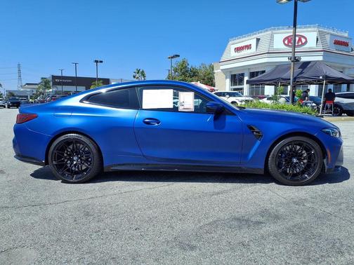 Frozen Portimao Blue Metallic 2025 BMW M4 Competition