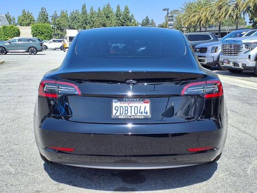 2022 Tesla Model 3 Standard Range