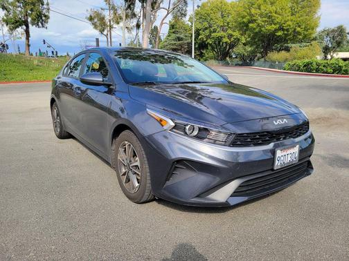 Aurora Black 2022 Kia Forte LXS