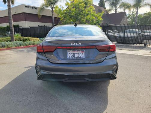 Aurora Black 2022 Kia Forte LXS