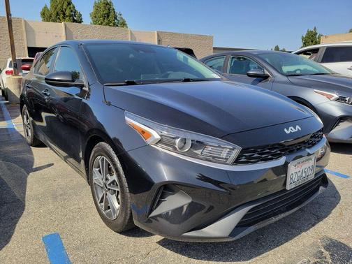 Aurora Black 2022 Kia Forte LXS