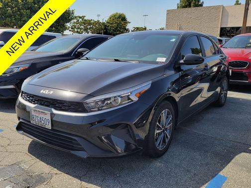 Aurora Black 2022 Kia Forte LXS