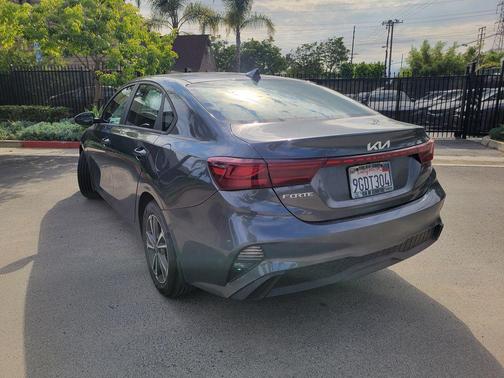 Aurora Black 2022 Kia Forte LXS