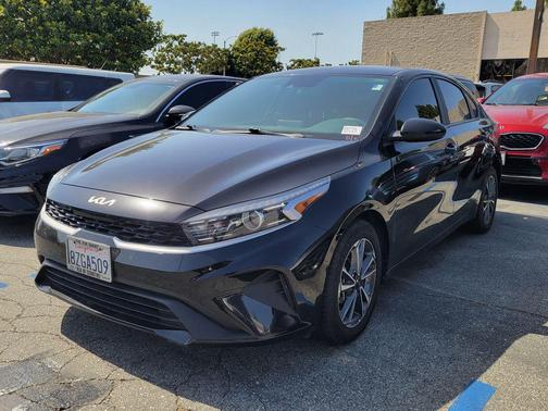 Aurora Black 2022 Kia Forte LXS