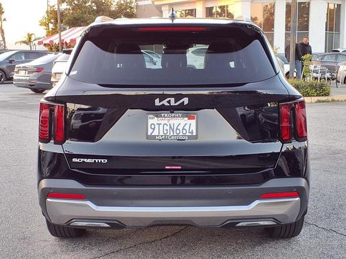 2025 Kia Sorento S