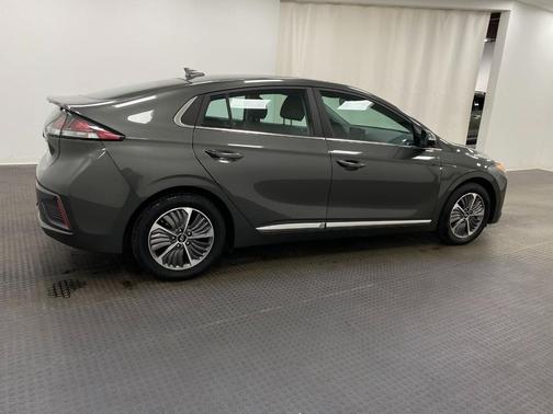 2021 Hyundai IONIQ Plug-In Hybrid SEL