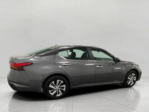 2025 Nissan Altima S FWD
