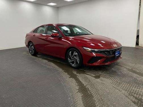 2025 Hyundai ELANTRA SEL