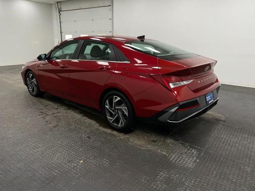 2025 Hyundai ELANTRA SEL