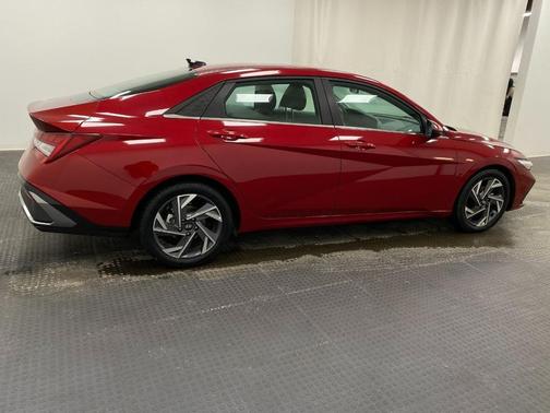 2025 Hyundai ELANTRA SEL