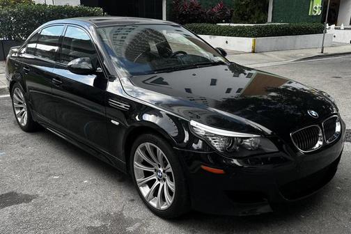 Black Sapphire Metallic 2010 BMW M5 Base