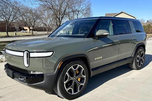 Launch Green 2023 Rivian R1S Launch Edition