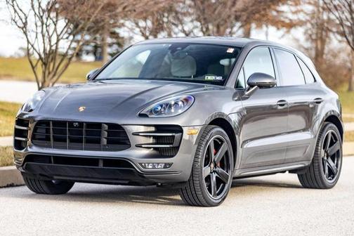 Agate Gray Metallic 2016 Porsche Macan Macan Turbo