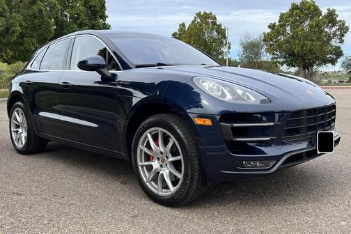 Dark Blue Metallic 2015 Porsche Macan Macan Turbo