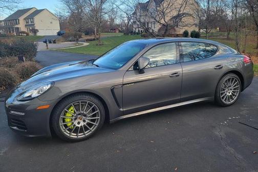 Black 2014 Porsche Panamera 4