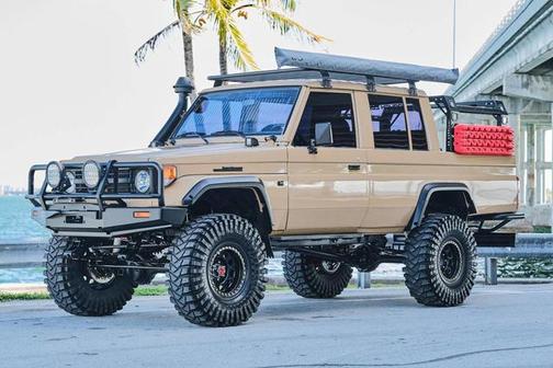 Quicksand 1986 Toyota Land Cruiser Base