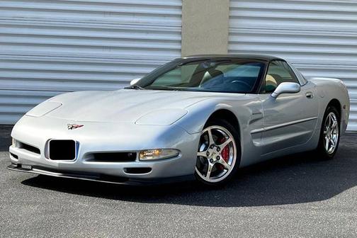 Quicksilver Metallic 2002 Chevrolet Corvette Base