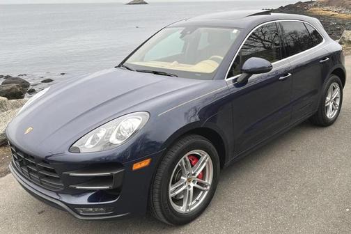 Dark Blue Metallic 2015 Porsche Macan Macan Turbo