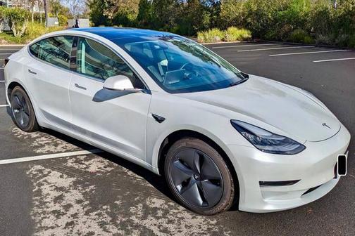 Pearl White Multi-Coat 2020 Tesla Model 3 Standard Range