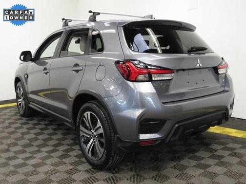 Photo 2 of 25 of 2020 Mitsubishi Outlander Sport 2.0 ES